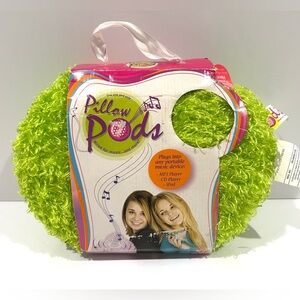 New Rare Old Stock Pillow Pod Wired Music Speaker Shag Soft Green 2006 Universal